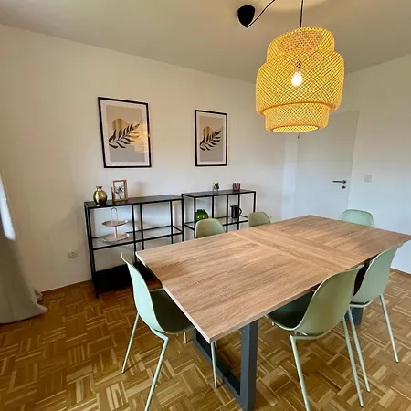 Coming - Moderne Mit Naehe Zu Koeln Messe, Flughafen, Dom, Lanxess-arena - Schnelles Wlan, 2 Kostenlose Parkplaetze アパート ベルギッシュ・グラートバッハ