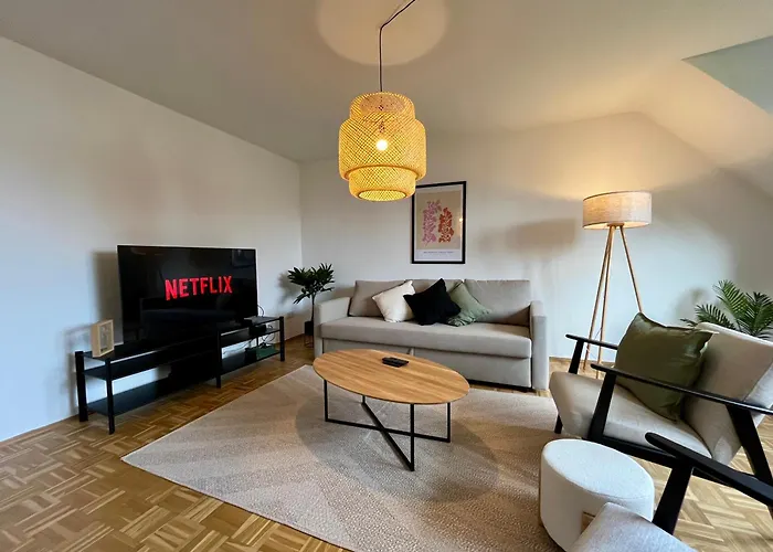 Coming - Moderne Mit Naehe Zu Koeln Messe, Flughafen, Dom, Lanxess-arena - Schnelles Wlan, 2 Kostenlose Parkplaetze