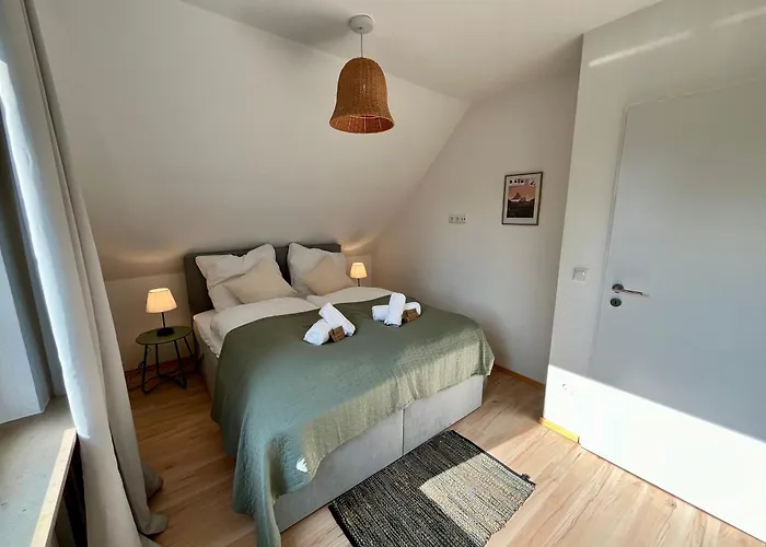 Coming - Moderne Mit Naehe Zu Koeln Messe, Flughafen, Dom, Lanxess-arena - Schnelles Wlan, 2 Kostenlose Parkplaetze